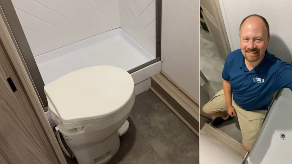 2024 FSX 178BHSK bathroom