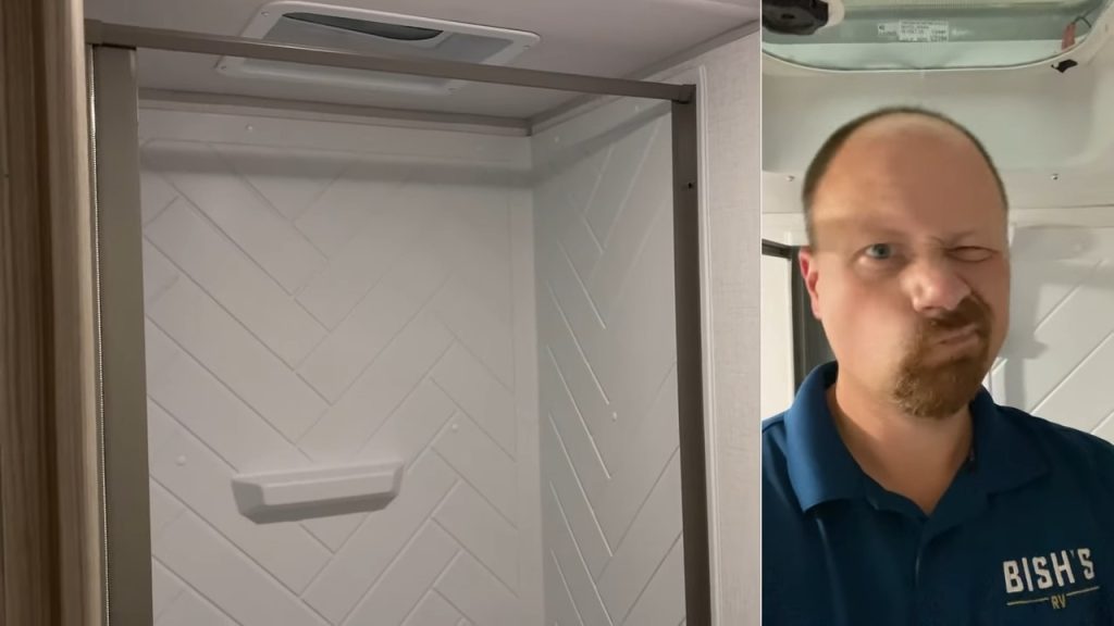 2024 FSX 178BHSK bathroom