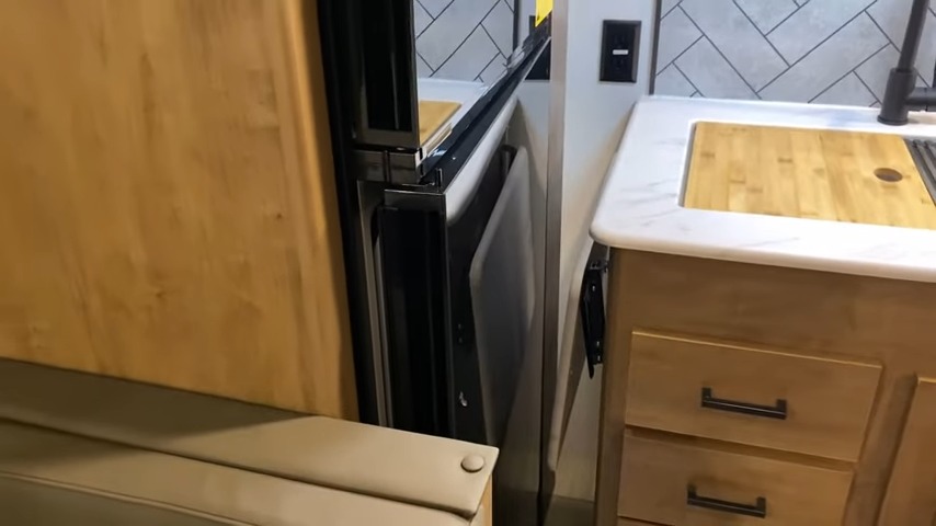 2024 Freedom Express 258BHS road mode