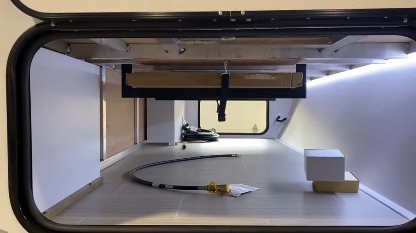 2024 Freedom Express 258BHS exterior