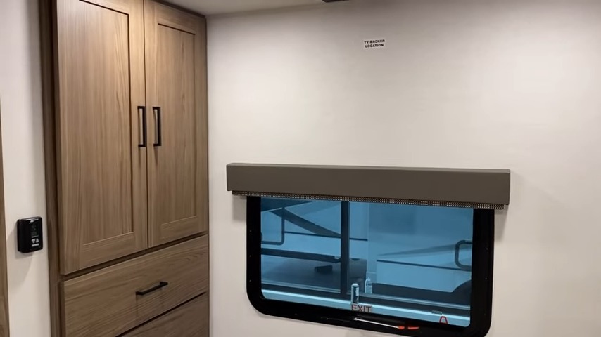 2024 Delta 202RL bedroom