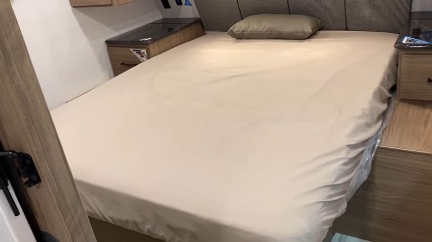 2024 Delta 202RL bedroom