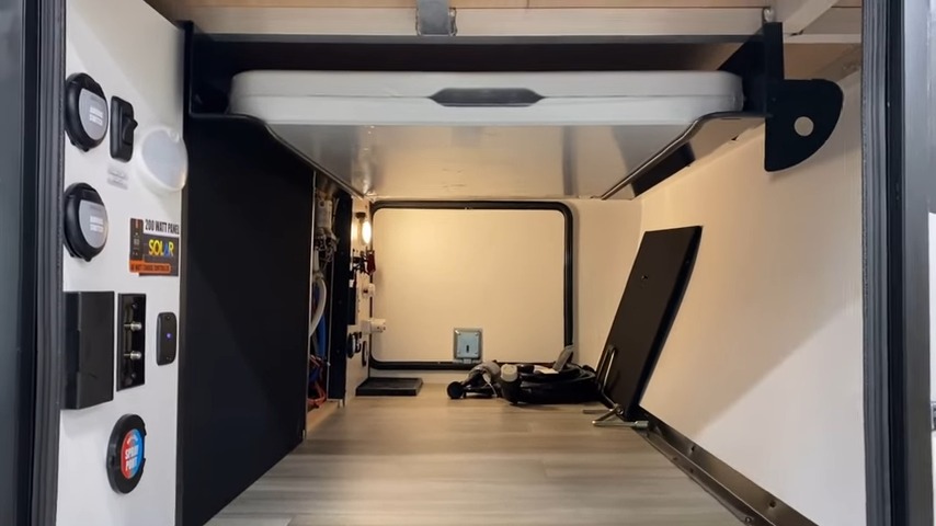 2024 Delta 202RL exterior