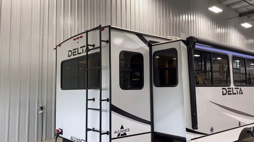 2024 Delta 202RL exterior