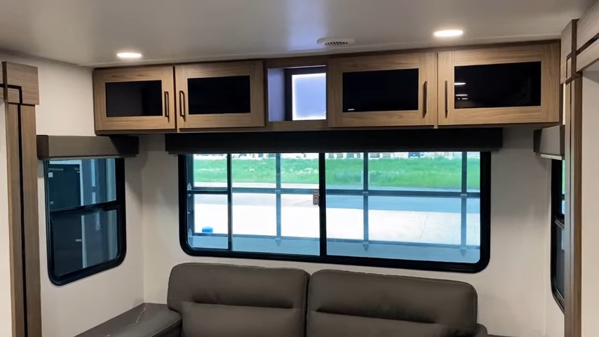 2024 Delta 202RL living