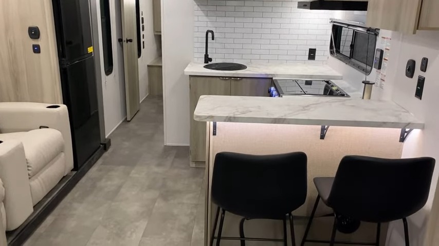 2024 FSX 275VC living