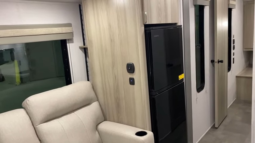 2024 FSX 275VC living