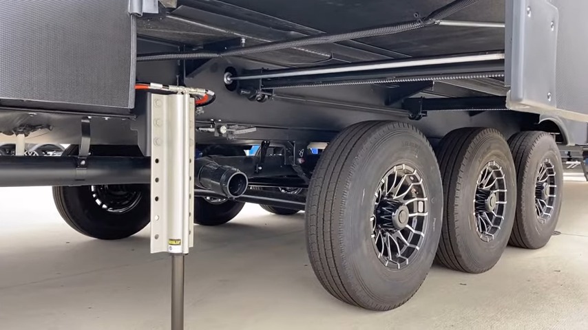 2024 Valor 44v14 exterior