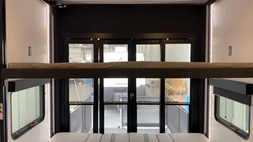 2024 Valor 44v14 garage