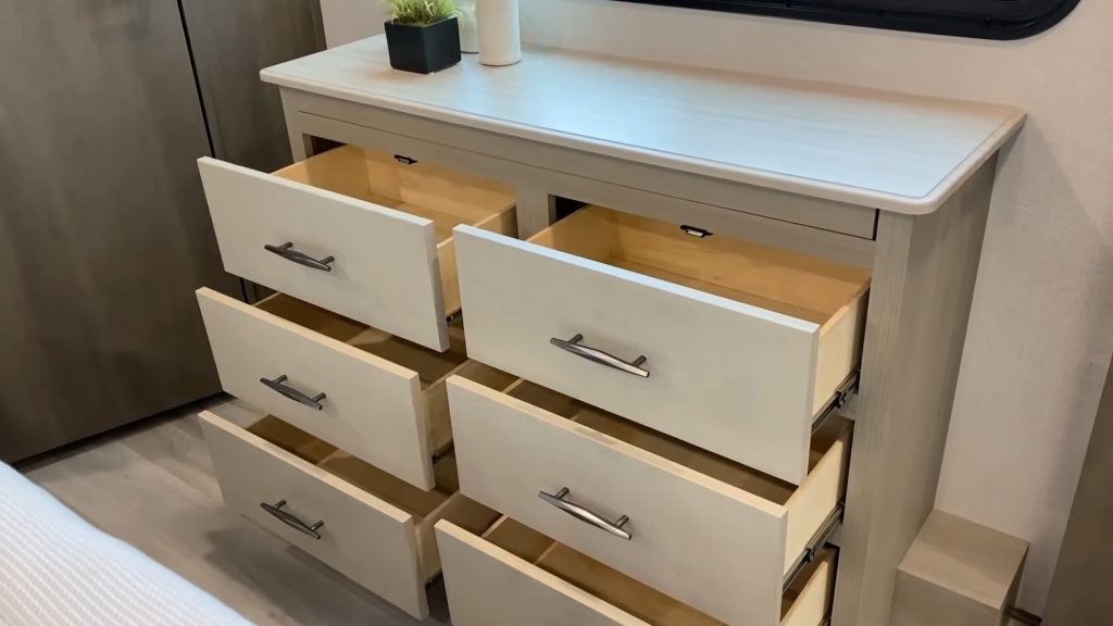 2024 Influence 3803GK bedroom