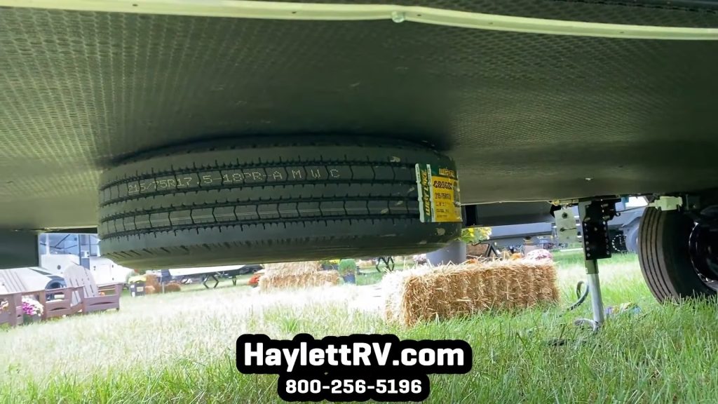 2024 Influence 3803GK exterior