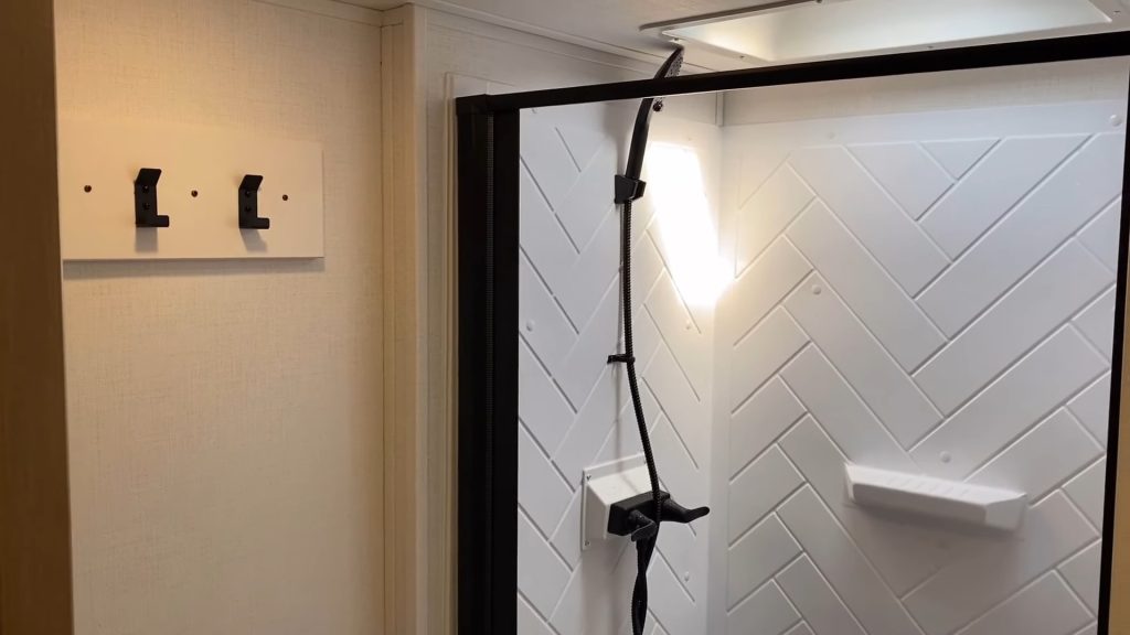 2024 Arcadia 27SBH bathroom