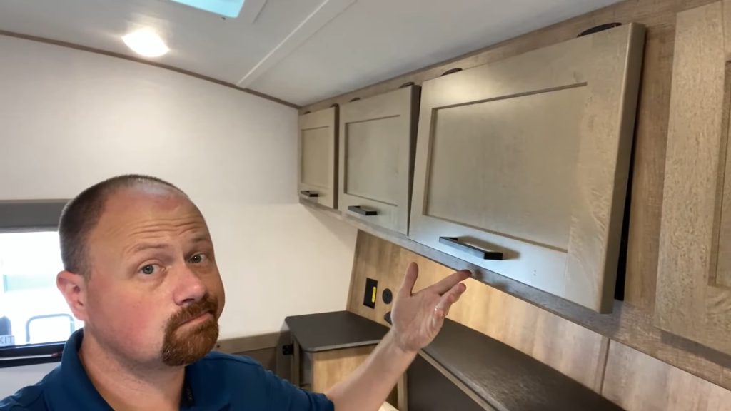 2024 Arcadia 27SBH bedroom