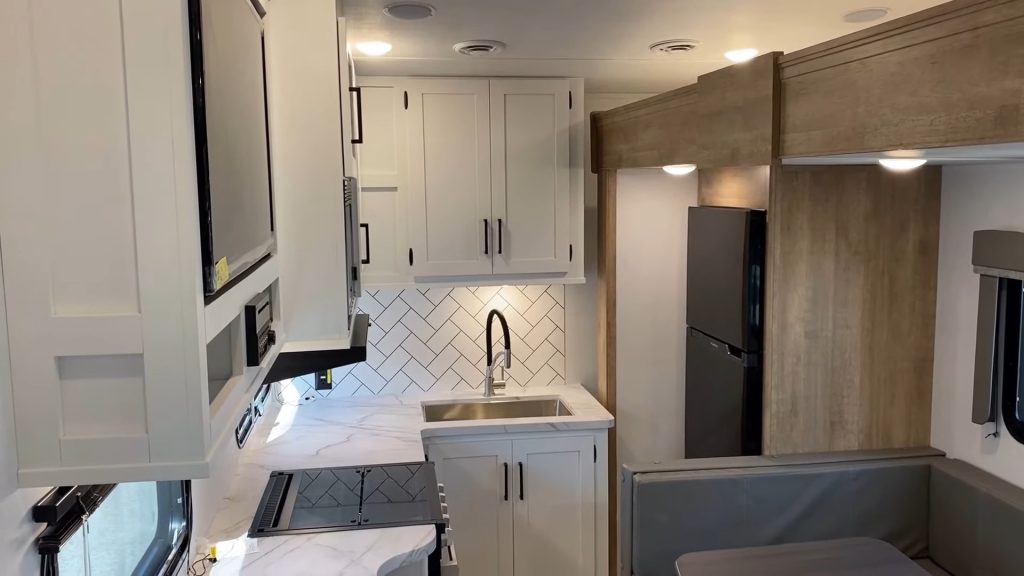 2024 Arcadia 27SBH kitchen