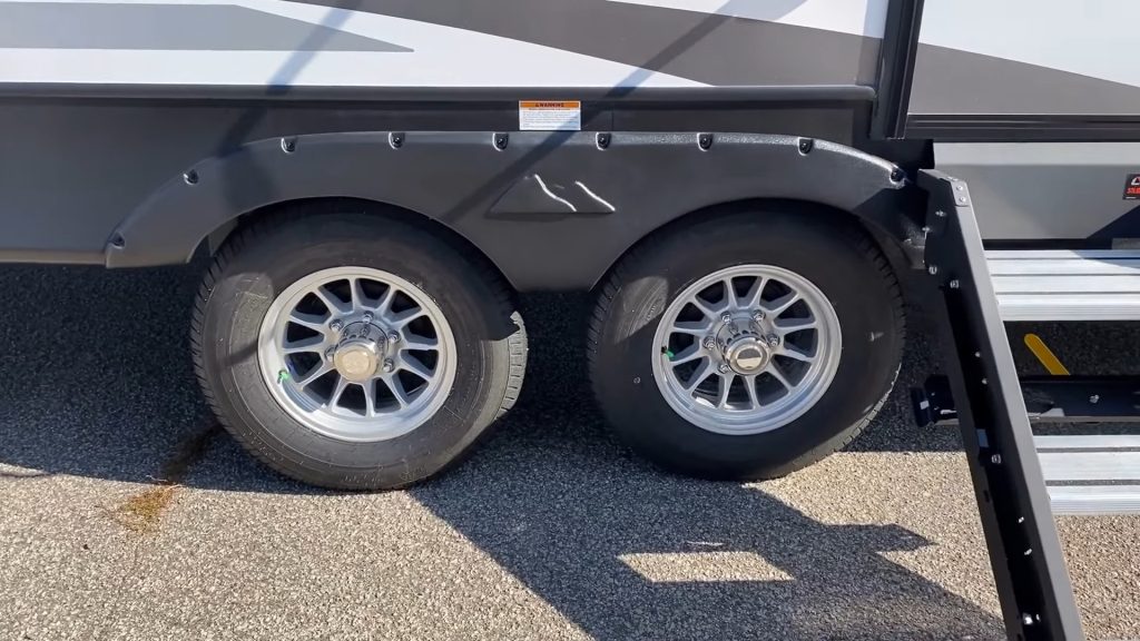 2024 Arcadia 27SBH exterior