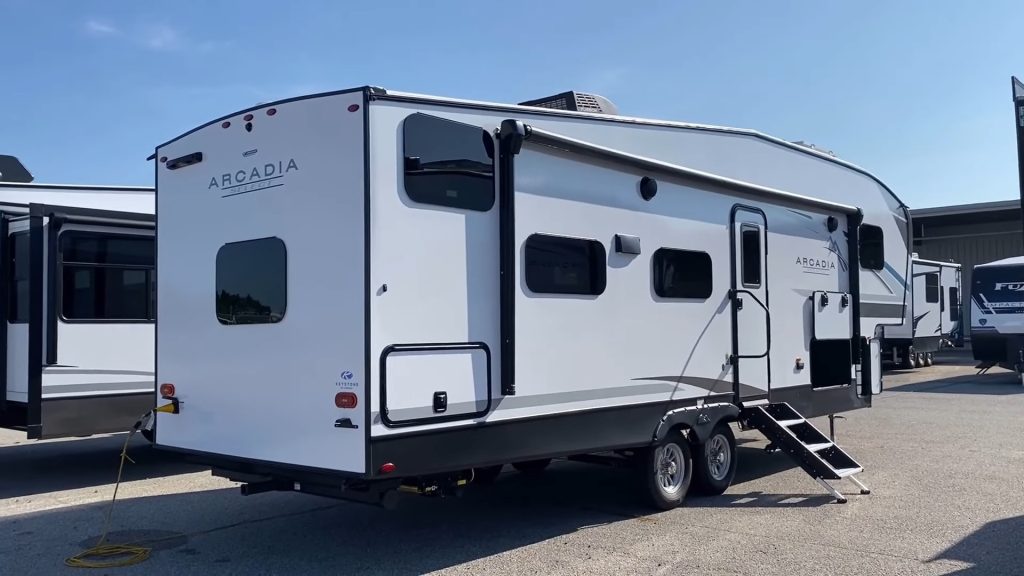 2024 Arcadia 27SBH exterior