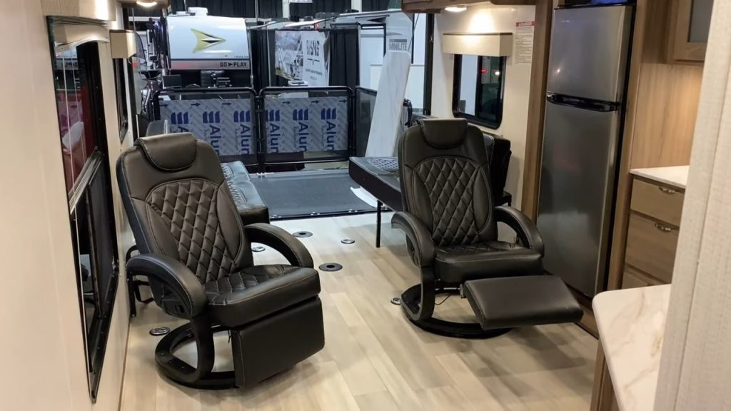 rear interior of mpg 2700TH