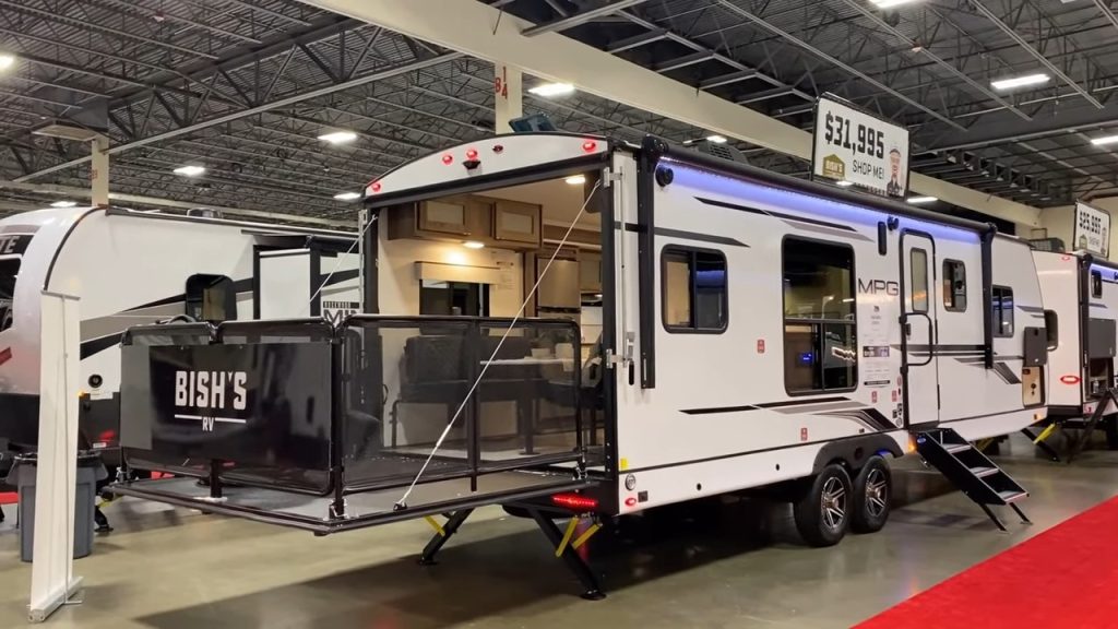 Rear of MPG 2700TH with ramp extended