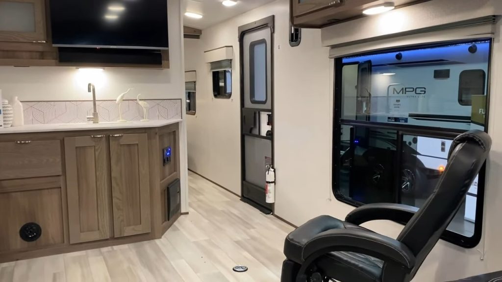 Entrance to MPG 2700TH