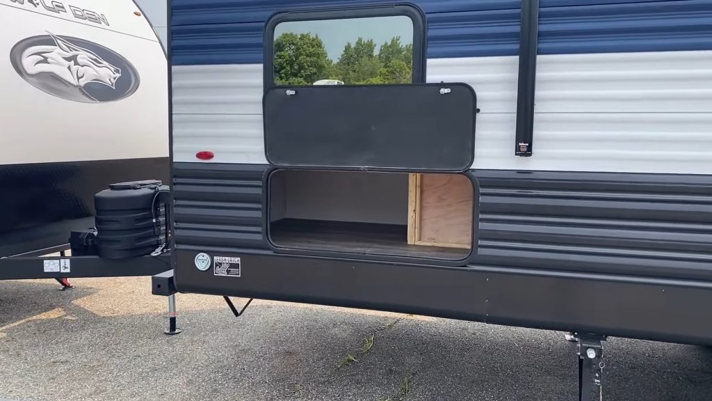 2024 Wolf Den 262DBH exterior