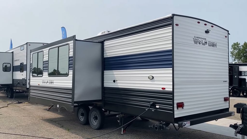 2024 Wolf Den 262DBH exterior