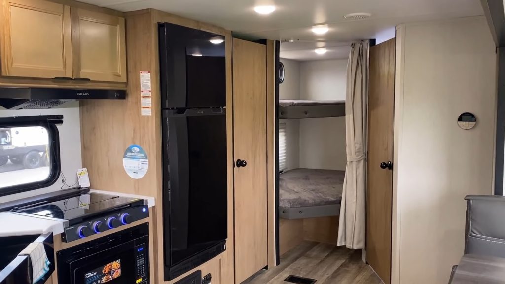 2024 Wolf Den 262DBH living