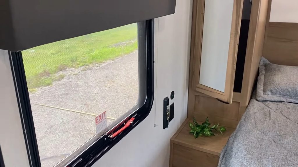 2024 Wolf Den 262DBH bedroom