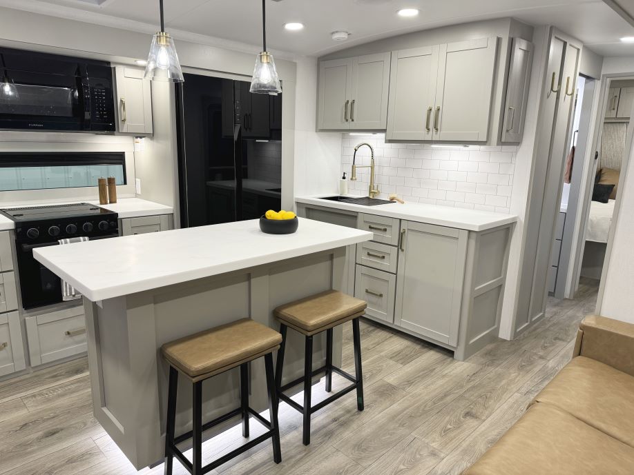 2025 Model Z Air 295 kitchen