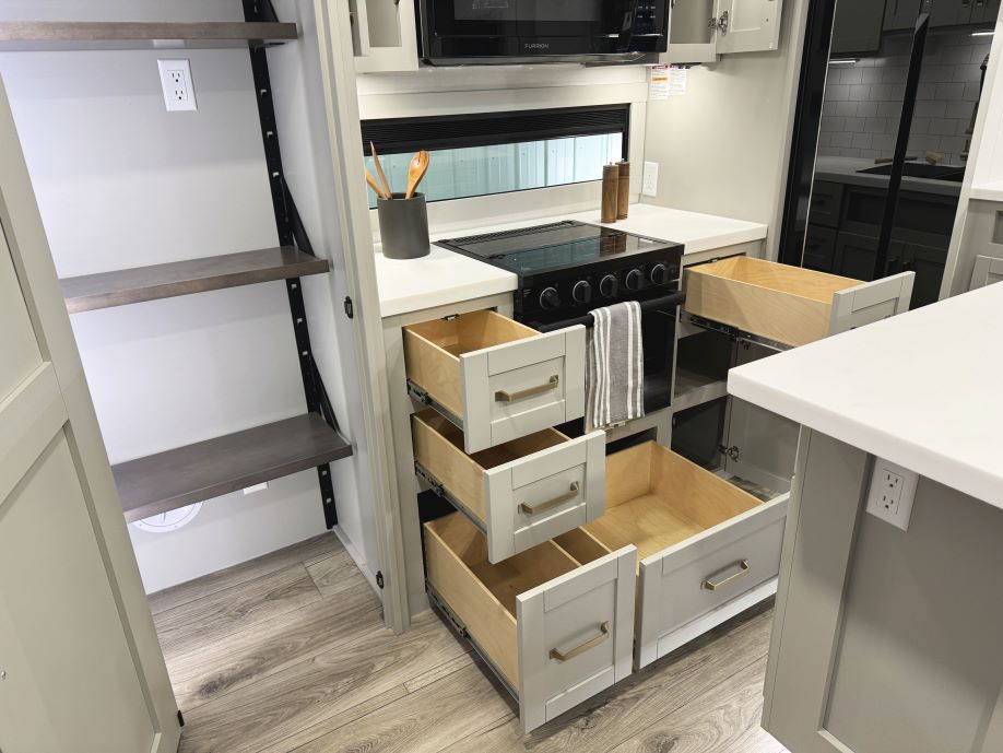 2025 Model Z Air 295 kitchen