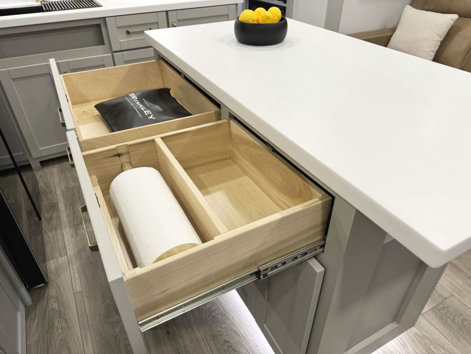 2025 Model Z Air 295 kitchen