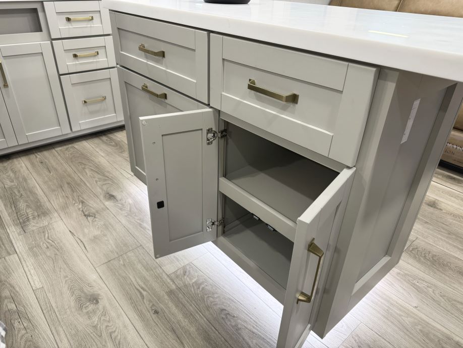 2025 Model Z Air 295 kitchen