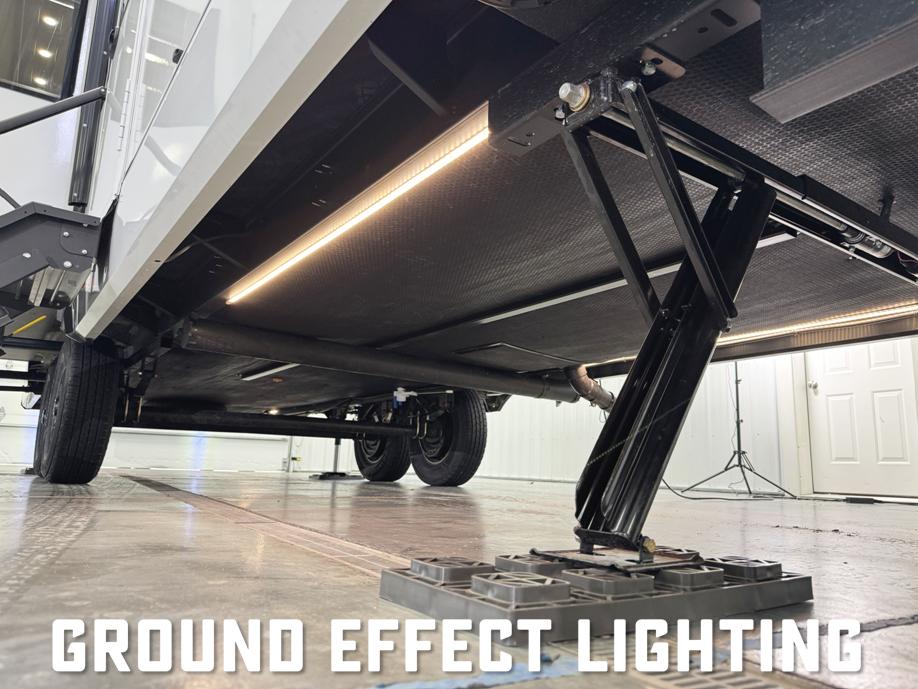 2025 Model Z Air 295 exterior