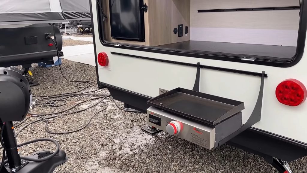 2024 Rockwood Geo Pro G15RD exterior