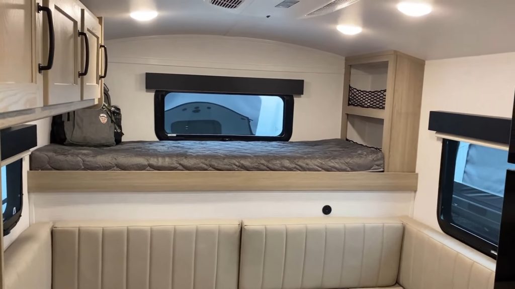 2024 Rockwood Geo Pro G15RD living