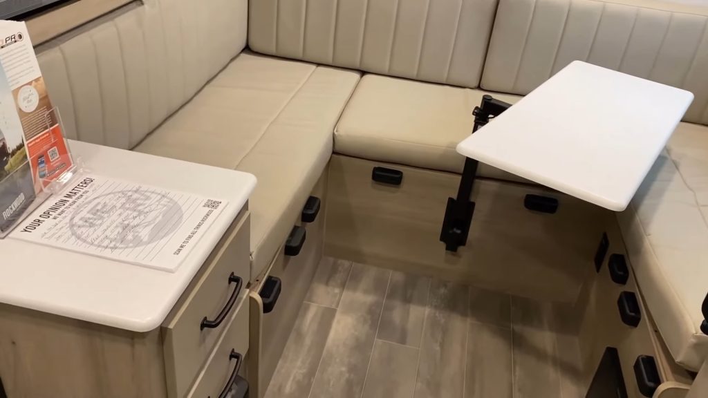 2024 Rockwood Geo Pro G15RD living