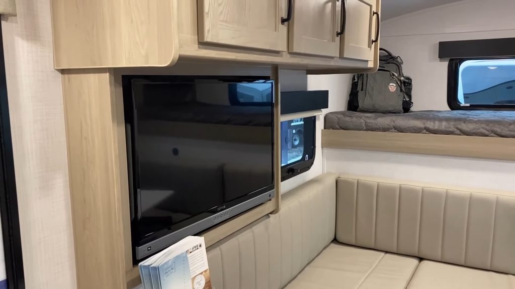 2024 Rockwood Geo Pro G15RD living