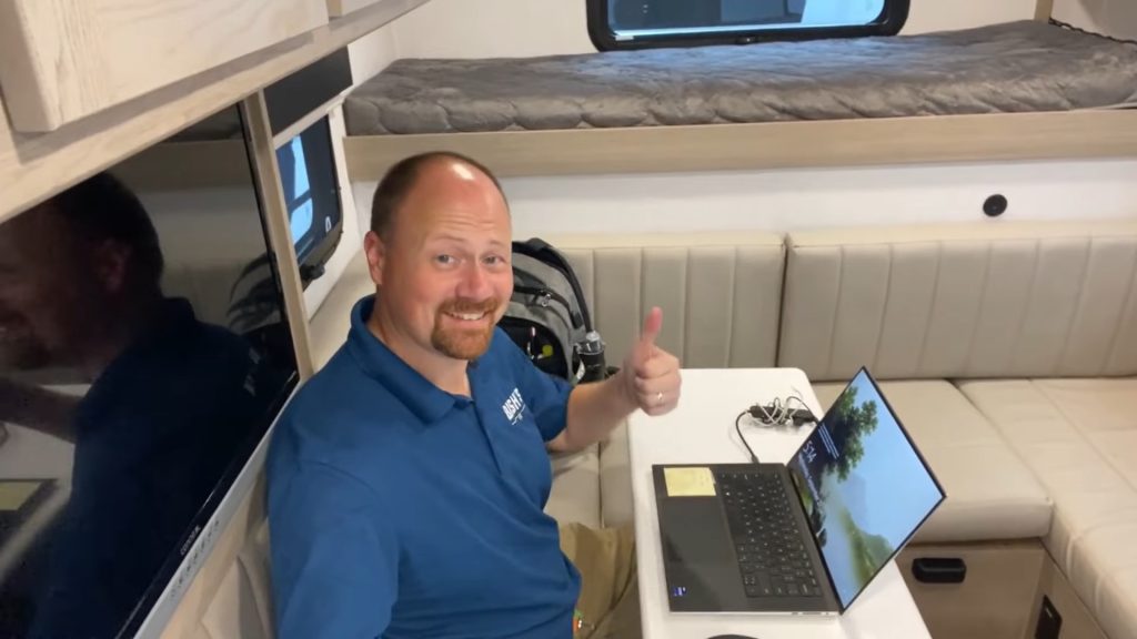 2024 Rockwood Geo Pro G15RD living