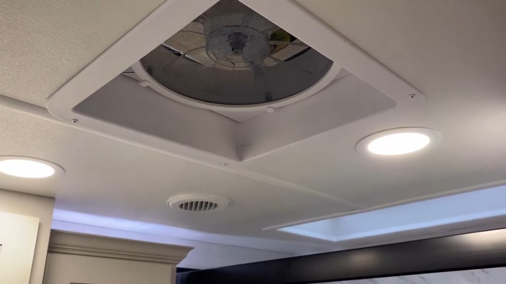 2024 Paradigm 380MP bathroom