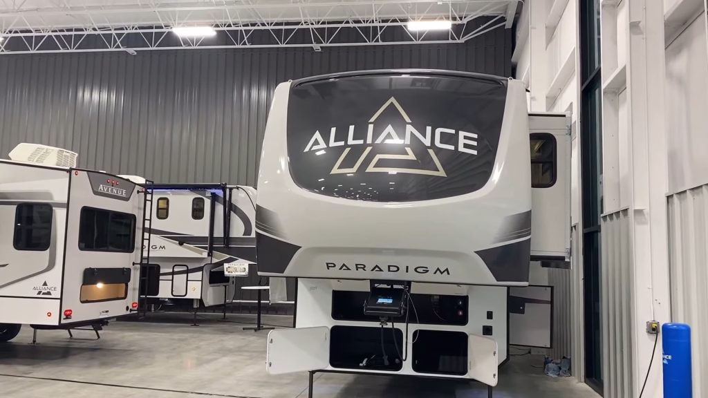 2024 Paradigm 380MP exterior