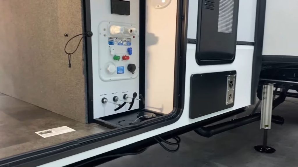 2024 Paradigm 380MP exterior