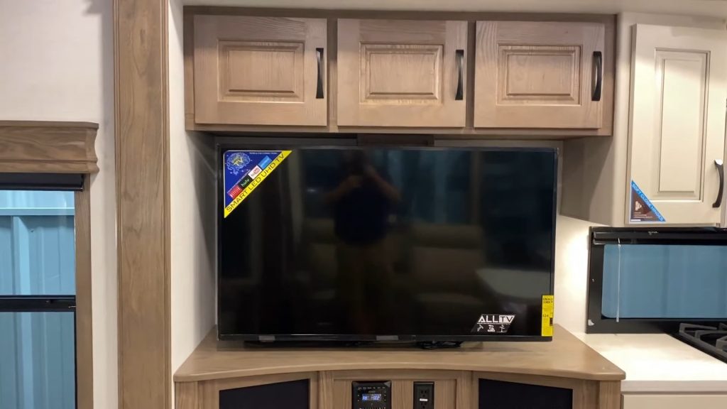 2024 Paradigm 380MP living