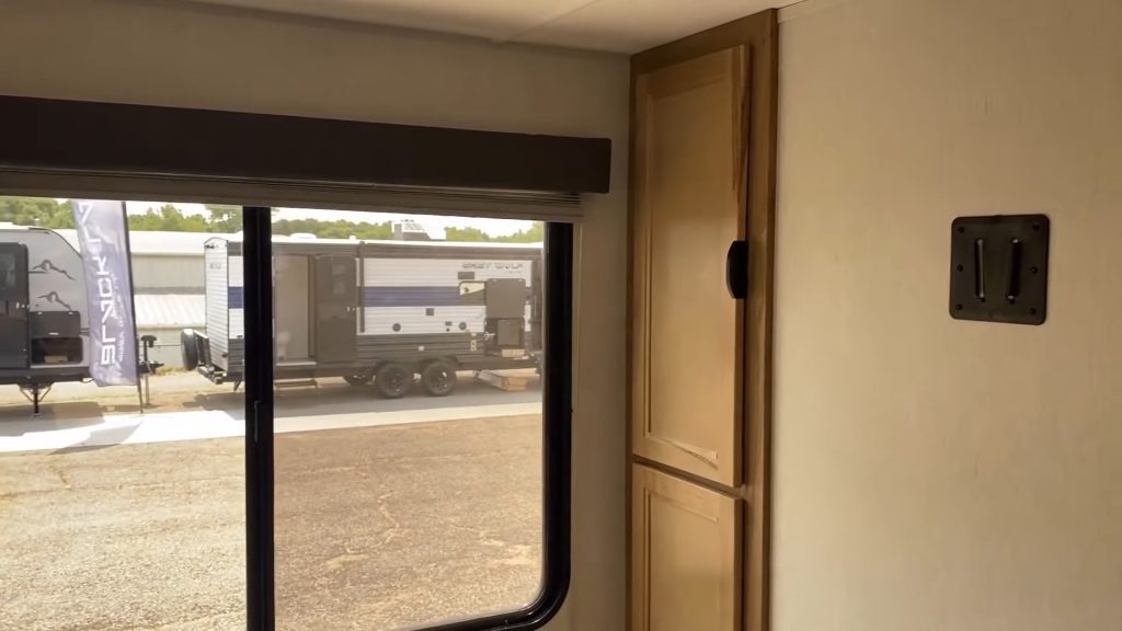 2024 Grey Wolf 26LK bedroom