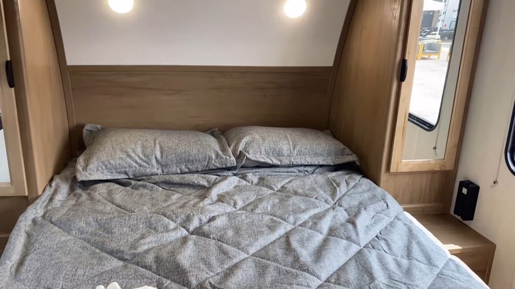2024 Grey Wolf 26LK bedroom