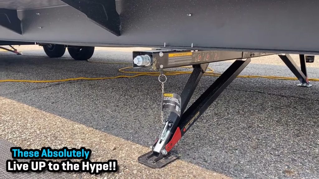 2024 Grey Wolf 26LK exterior