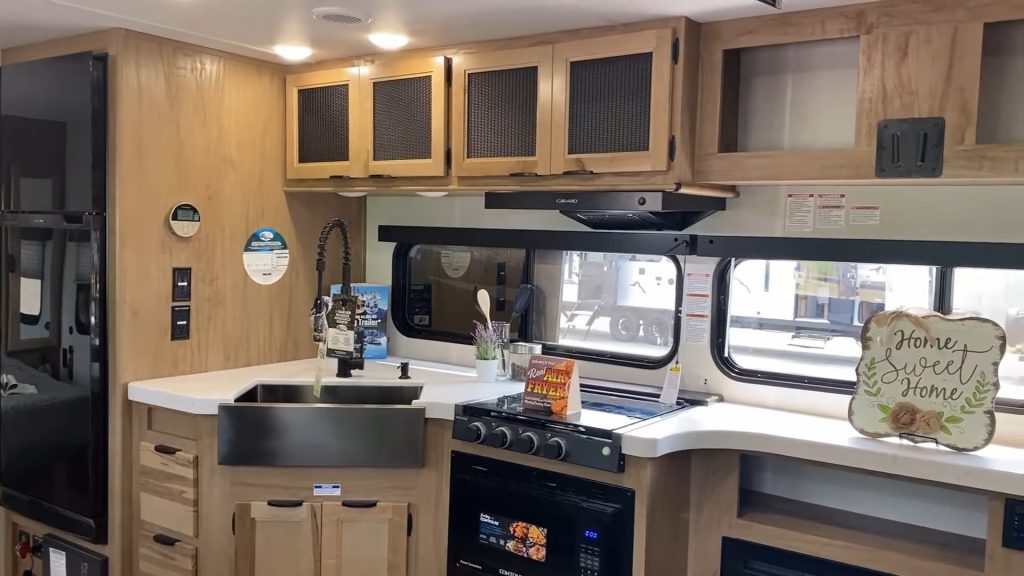 2024 Grey Wolf 26LK kitchen