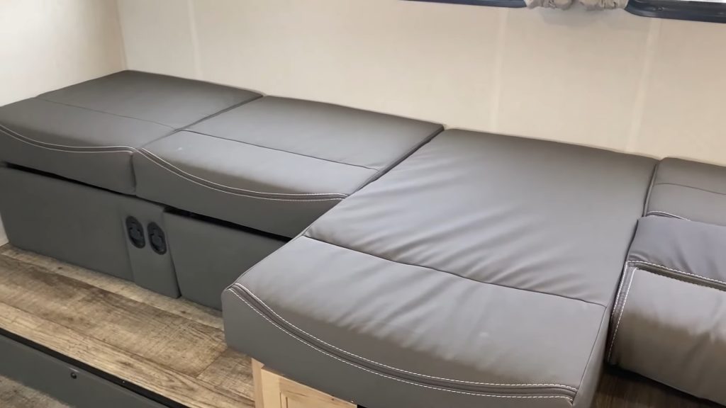 2024 Grey Wolf 26LK living