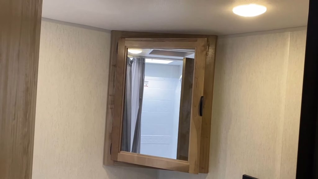 2024 Grey Wolf 26LK bathroom