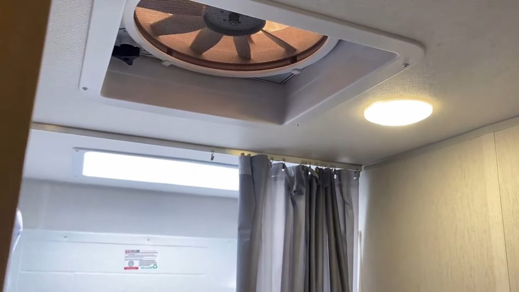 2024 Grey Wolf 26LK bathroom