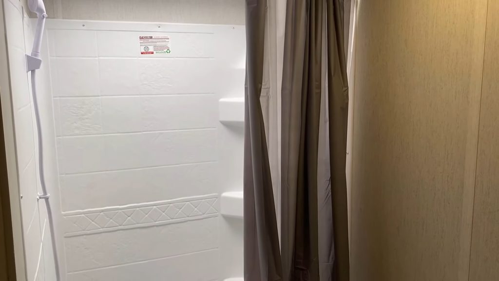 2024 Grey Wolf 26LK bathroom