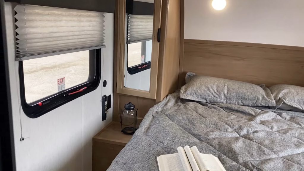 2024 Grey Wolf 26LK bedroom